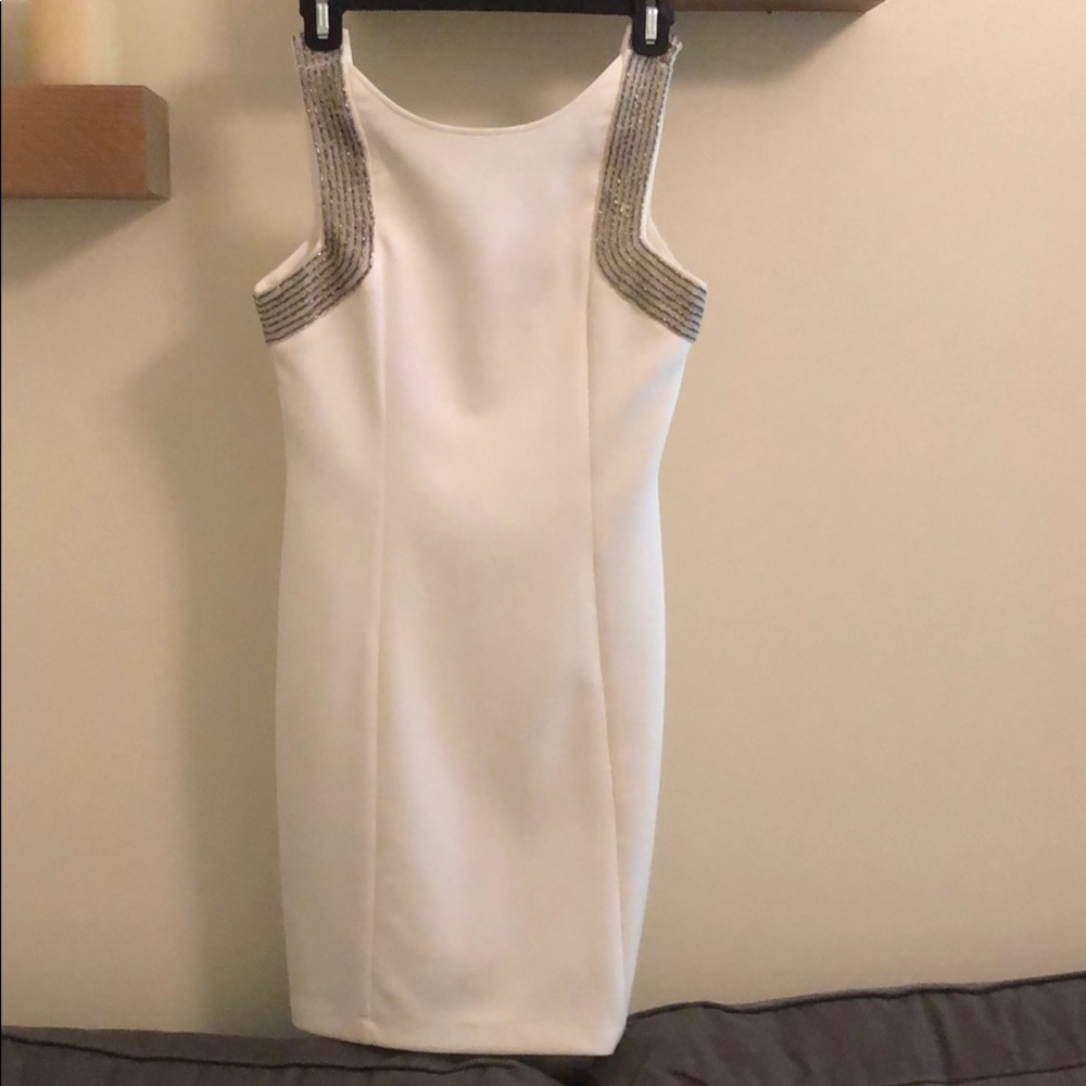 Fora white dress with sequin